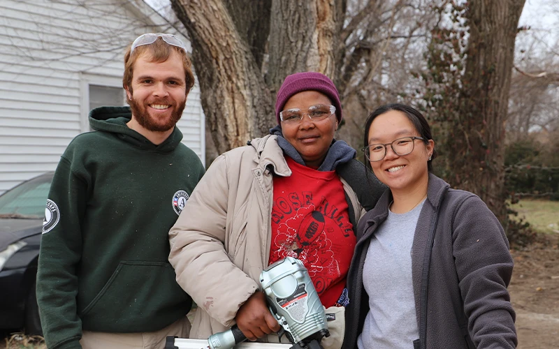 Habitat AmeriCorps smiling together.